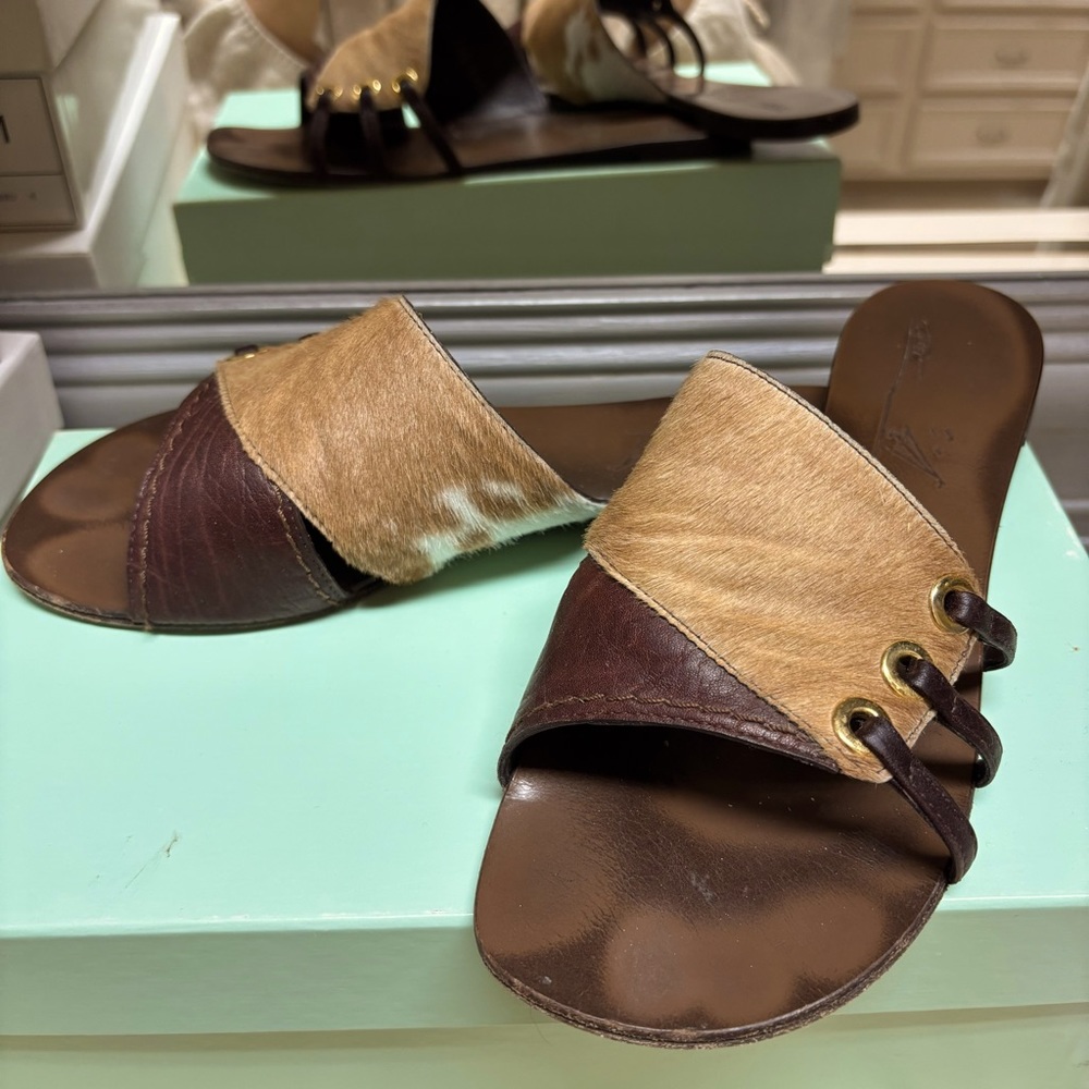 Tapeet by Vicini Flat Sandals - 8.5